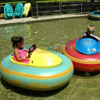 Enfants fête jouet préféré adulte enfants eau électrique commercial portable gonflable bateau tamponneur avec batterie bateau piscine