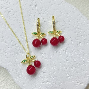 Parure de bijoux élégante en laiton et zircon, série fruits (cerise rouge, fraise), collier, boucles d'oreilles et pendentif, plaqué or 18K, pour mariage et fiançailles - Product Image 1