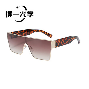 Square Oversized <b>Sunglasses</b> UV400 PC Frame Unisex Fashion Style - Product Image 1