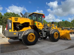 Chargeuse sur pneus de 5 tonnes à forte force de fouillisage, modèle SDLG L956F, fabriquée en Chine, à faible vitesse, couple élevé et bonne économie de carburant - Product Image 5