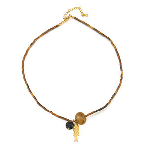 สร้อยคอโชคเกอร์ประดับลูกปัดไทเกอร์อายจาก <span class=keywords><strong>JoJo</strong></span> Jewelry พร้อมหินธรรมชาติและจี้รูปปลาเคลือบทอง 14K ปรับขนาดได้ เหมาะสำหรับงานปาร์ตี้สไตล์โบโฮ - Product Image 1