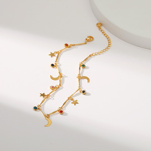 Bracelet de cheville en plaqué or 18 carats avec breloque soleil pour femme Bracelet de cheville en laiton avec chaîne de pied étoile et lune en or - Product Image 6