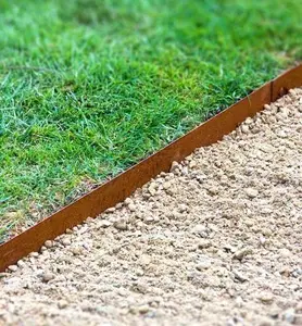 Ayrışma çelik çim düşük çit kenarları çağdaş manzara Metal kenarlar