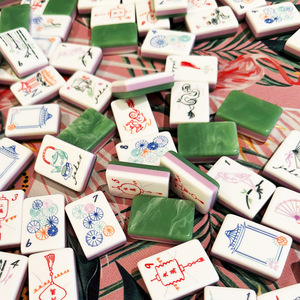 Juego de Mahjong Americano Moderno y de Lujo, 160 Fichas de Color OEM de Fábrica, para 4 Jugadores, Portátil, Acrílico, Duradero y Ecológico - Product Image 2
