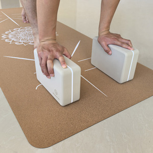 Bloc de yoga en mousse haute densité de 3 pouces Bords de rayon pour le confort et la beauté personnalisation ferme et stable de la taille du logo couleur disponible - Product Image 2