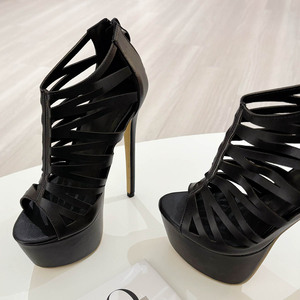 Nouvelle Tendance Mode 2025 : Sandales à Talon Aiguille en Maille à Bout Ouvert pour Femmes, Chaussures de Soirée Noires avec Fonctionnalité Extérieure - Product Image 5