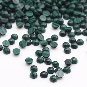Mezza palla sintetica <span class=keywords><strong>verde</strong></span> <span class=keywords><strong>malachite</strong></span> cabochon gemma di buona qualità liscia rotonda schiena piatta <span class=keywords><strong>pietra</strong></span> <span class=keywords><strong>malachite</strong></span> per la creazione di gioielli - Product Image 4