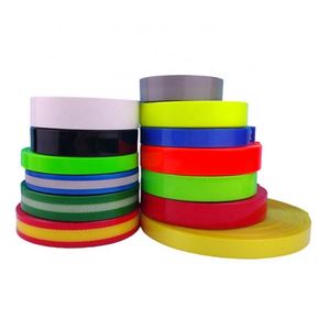 Ruban PVC couleur unie avec logo personnalisé, sangle en nylon polyester gaufré imperméable et résistant aux taches pour casque de sécurité - Product Image 2