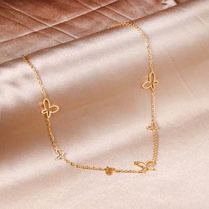 Collar con Colgante de Mariposa Calada, Diseño Nuevo 2022, Joyería Popular de Acero Inoxidable con Baño de Oro de 18k - Product Image 3