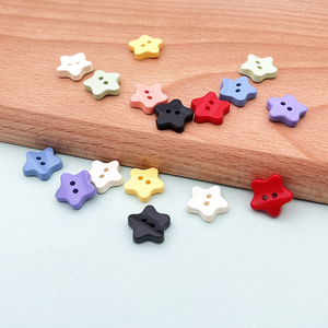 Nhà Máy Trực Tiếp Chứng Khoán Tại Chỗ Bền Vững 12Mm Hình Dạng Ngôi Sao Màu Quá Trình Sơn <span class=keywords><strong>2</strong></span>-Lỗ Abs Áo Sơ Mi Nút Cho Quần Áo - Product Image 2