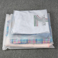 Logo personnalisé en plastique Poly Transparent Transparent vêtements emballage sac à fermeture éclair T-shirt paquet givré sac à fermeture éclair pour vêtements
