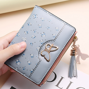 Cartera Corta Personalizable para Mujer, con Estampado Floral, Múltiples Ranuras para Tarjetas, Hebilla y Monedero con Cremallera - Product Image 3