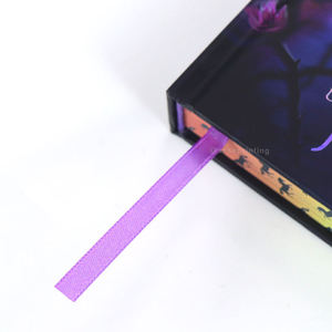 Libro de tapa dura personalizado OEM con bordes estampados a medida, libro de ficción con sobrecubierta - Product Image 3