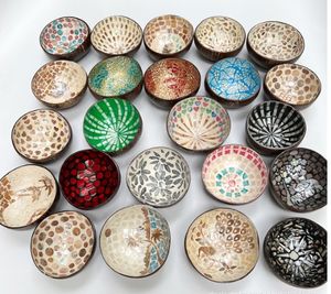 صحن جوز هند متعدد الوظائف طبيعي عصري بتصميم غني وطبيعي ، الصانعة والصديقة ، لتزيين أدوات طعام السلطة والزفاف - Product Image 1