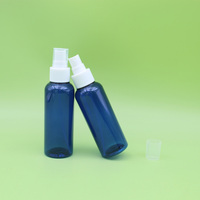Flacon pulvérisateur PET bleu de 100 ml avec pompe à brume fine - Flacon cosmétique en plastique bleu cobalt de 3,4 oz pour toner, parfum, alcool
