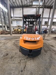 รถยก FD30ของโตโยต้ามือสอง FD30โตโยต้ามือสองประสิทธิภาพสูงและสภาพการทำงานที่ดีเยี่ยม - Product Image 2