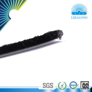 Bande d'étanchéité anti-poussière et anti-intempéries de la série Extrusion avec ailette silencieuse - Product Image 3