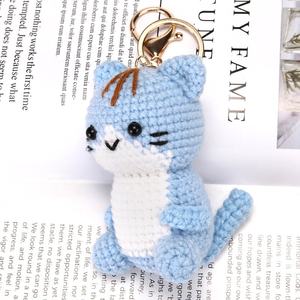 <span class=keywords><strong>Portachiavi</strong></span> con motivo lavorato <span class=keywords><strong>a</strong></span> mano all'uncinetto con animali di peluche peluche Plushie Kawaii cat Amigurumi giocattolo <span class=keywords><strong>a</strong></span> <span class=keywords><strong>maglia</strong></span> morbida 3d Doll <span class=keywords><strong>portachiavi</strong></span> - Product Image 5