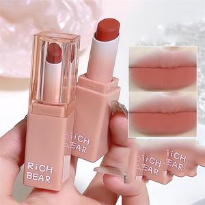 Le <span class=keywords><strong>rouge</strong></span> <span class=keywords><strong>à</strong></span> <span class=keywords><strong>lèvres</strong></span> mat doux en velours n'est pas facile <span class=keywords><strong>à</strong></span> coller <span class=keywords><strong>à</strong></span> la tasse et ne se décolore pas facilement. La surface mate de haute qualité est naturelle - Product Image 1