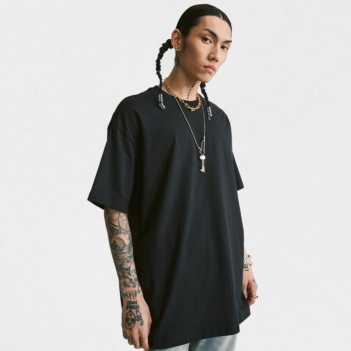 remeras negras hombre