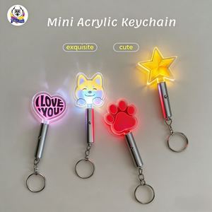 Mini lampe LED lumineuse à porter au poignet, porte-clés réutilisable en acrylique, changeant de couleur, design de dessin animé personnalisé, porte-clés lumineux, logo personnalisé - Product Image 4