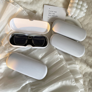 Boîte <span class=keywords><strong>à</strong></span> lunettes <span class=keywords><strong>à</strong></span> monture simple Ins crème portable légère personnalisée en usine Lunettes de soleil personnalisées en matériau de fer PU frais écologique - Product Image 6