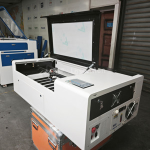 Machine de découpe et de gravure au laser CO2 80W 6040, modèle de bureau pour la fabrication artisanale en acrylique, cuir, PVC, la production de panneaux publicitaires - Product Image 2