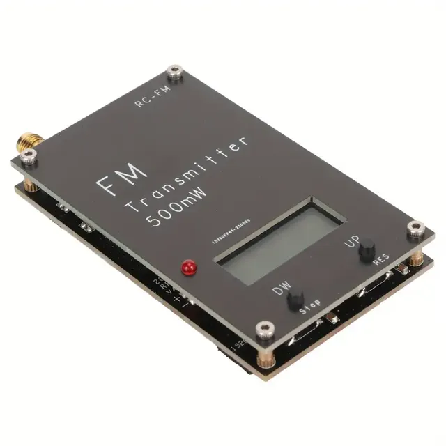 500mW FM Transmitter with LCD Screen 2000M 500mW 88 -108MHz FM Stereo Transmitter with USB Type C Port
