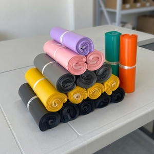 ถุงพลาสติก PE พิมพ์โลโก้ตามสั่ง หนา กันน้ำ ทนทานต่อการฉีกขาด สำหรับส่งพัสดุด่วน จัดส่งรวดเร็ว - Product Image 1