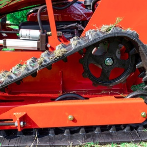 เครื่องตัดหญ้าแบบสายพานลำเลียงจากโรงงานโดยตรง รับผลิตตามสั่ง (OEM) พร้อมโลโก้ตามต้องการ สำหรับตัวแทนจำหน่าย เครื่องจักรกลการเกษตร ผู้ค้าส่ง ผู้นำเข้า และผู้ซื้อทั่วโลก - Product Image 4