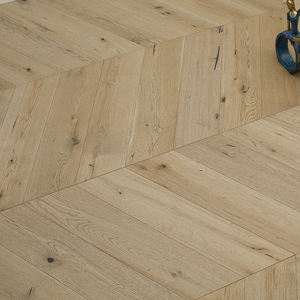 Piso de Madera Real de <span class=keywords><strong>Roble</strong></span> Blanco Resistente al Agua Apolloxy, Acabado Liso con Protección UV, Grado ABC, Diseño Chevron de 60 Grados - Product Image 5