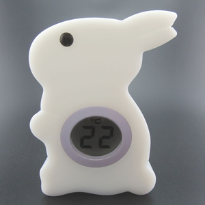 Thermomètre numérique de chambre en plastique en forme de lapin, moniteur de température domestique avec affichage pour chambre de bébé - Product Image 1