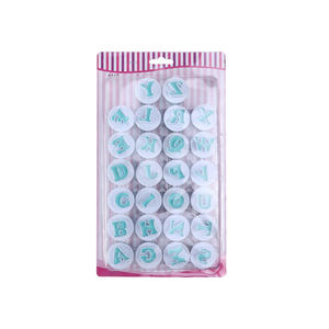 Ensemble de 26 <span class=keywords><strong>emporte</strong></span>-<span class=keywords><strong>pièces</strong></span> en plastique en gros, lettres majuscules (10 <span class=keywords><strong>pièces</strong></span>) et chiffres, moule à biscuits créatif, ensemble de tampons à fondant, outils pour gâteaux et biscuits - Product Image 4