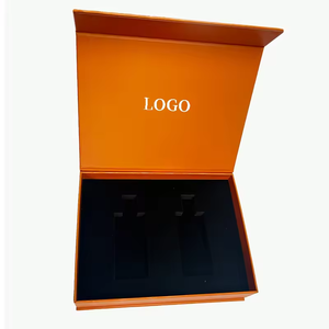Caja de Regalo Rígida Negra de Lujo Personalizada para Zapatos y Calcetines con Cierre Magnético y Asa, Empaque de Cartón Ecológico - Product Image 4