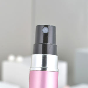 प्रीमियम डिफ्यूज़र बोतल ग्लास खाली कस्टम रंग और नीचे भरे स्प्रे बोतल डिजाइन के साथ इत्र के लिए 5 मिली बोतल - Product Image 4