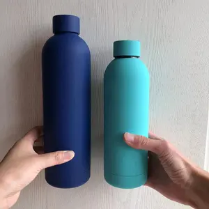 Sıcak satış kauçuk mat baskı pastel küçük ağızlı paslanmaz çelik özelleştirilebilir su şişesi 750ml organizatör içme şişesi