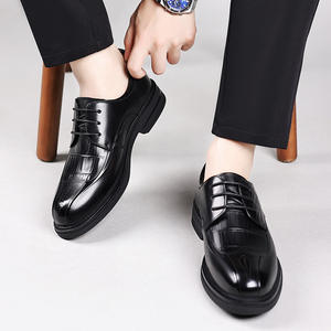 Chaussures en cuir pour homme, sur mesure, respirantes, imperméables et antidérapantes, en cuir brillant, pour mariage ou occasions décontractées. - Product Image 3