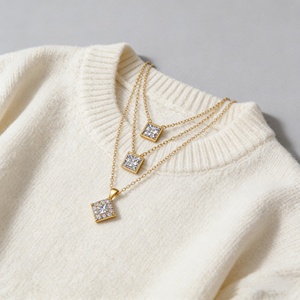 สร้อยคอจี้เพชรเซอร์โคเนียทรงสี่เหลี่ยมสามชั้นชุบทอง 18K จาก Hengdian Jewelry ขายส่ง - Product Image 6