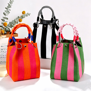 Nuova Borsa da Donna alla Moda, Borsa Quadrata Pieghevole con Motivi Cartoon, Versatile Borsa per il Pendolarismo, Borsa a Tracolla in Maglia per lo Shopping - Product Image 1
