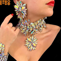 Ensemble de bijoux de carnaval en gros, accessoires, collier et boucles d'oreilles de mariée entièrement sertis de diamants et de cristaux pour mariage, élégance et fête