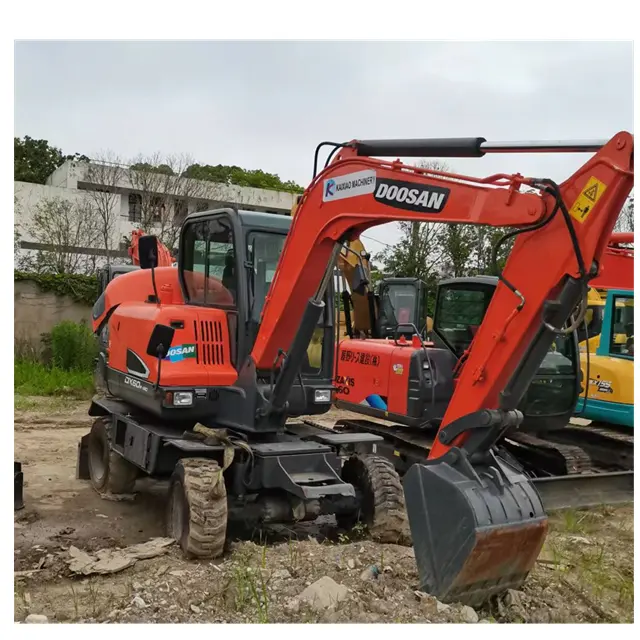 Pneumatico in gomma usato escavatore gommato doosan dx60w dx 60w in vendita corea dx60w-9c