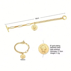 Bracelet personnalisé en acier inoxydable plaqué or 18 carats avec pendentif pièce de monnaie – Bijoux élégants et tendance en gros - Product Image 5
