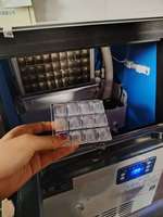 Mini fabricante de hielo cuadrado de cubo de mesa de gran capacidad comercial reutilizable con compresor Emerson 220V
