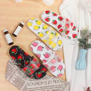 Pantoufles de fruits d'été pour femmes, mode estivale, tongs fraises pour étudiantes, tongs plates à fond souple pour la plage. - Product Image 3