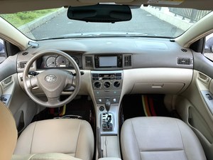 Toyota Corolla EX 1.6 <span class=keywords><strong>Classic</strong></span> <span class=keywords><strong>Auto</strong></span> del 2011, berlina giapponese usata, design collaudato e affidabile, ottima scelta dal punto di vista del rapporto qualità-prezzo. - Product Image 3