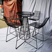 Barres métalliques empilables en fil métallique pour l'extérieur, outil, tabouret de bar à dossier haut, chaises à outils en métal doré, vente en gros