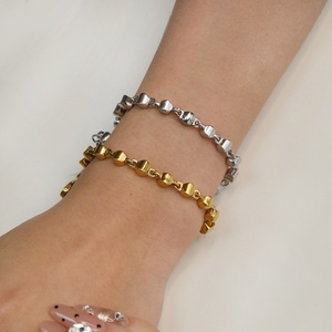 Bracelet Chunky Minimaliste en Acier Inoxydable Plaqué Or PVD 18K, Résistant à l'Eau et au Ternissement, pour Femme - Vente en Gros - Product Image 2