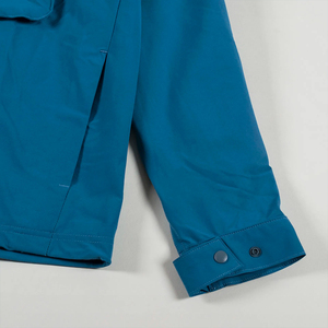 เสื้อแจ็คเก็ต Gore-tex น้ำหนักเบาสำหรับผู้ชาย ลายคลื่นสีน้ำเงิน  พร้อมโลโก้สั่งทำพิเศษ  ระบายอากาศได้ดี เหมาะสำหรับวิ่ง - Product Image 5