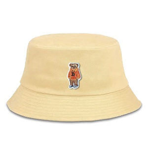 Chapeau de pêcheur de haute qualité avec ours en chemise orange pour Streetwear créatif pour jeunes - Product Image 4
