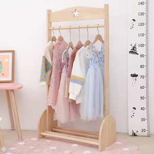 Appendiabiti in legno per bambini con motivo a stella - Product Image 5